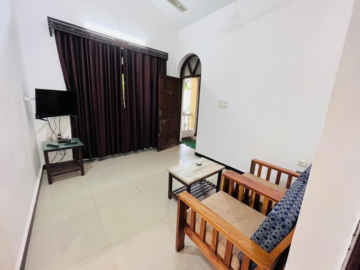 Naga Cottages Morjim Exterior photo