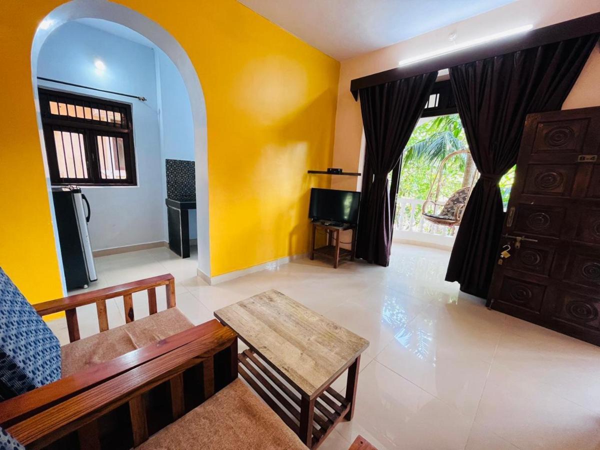 Naga Cottages Morjim Exterior photo