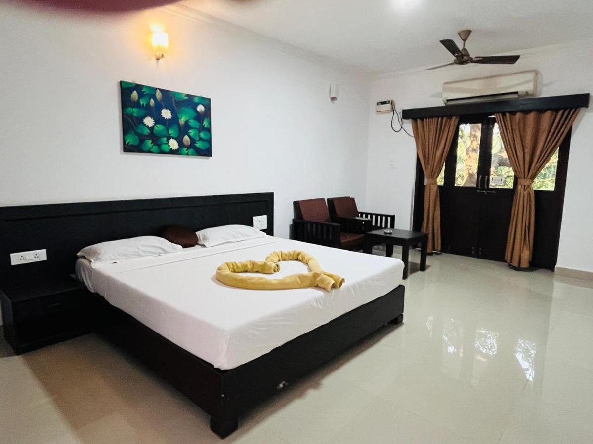 Naga Cottages Morjim Exterior photo