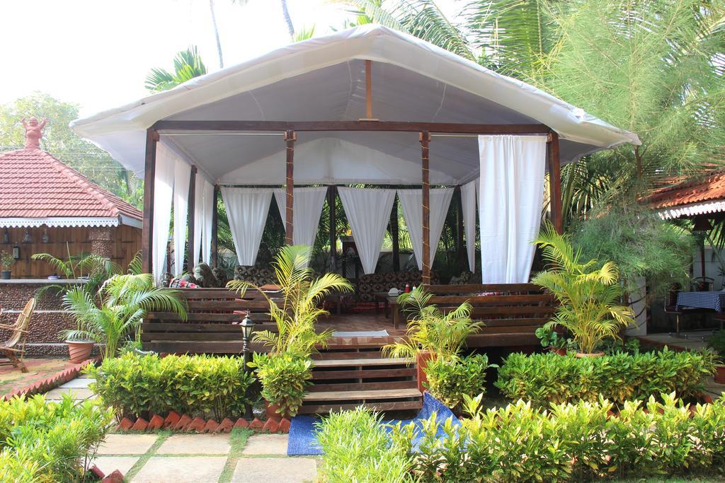 Naga Cottages Morjim Exterior photo
