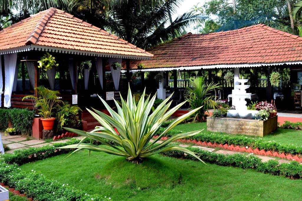 Naga Cottages Morjim Exterior photo